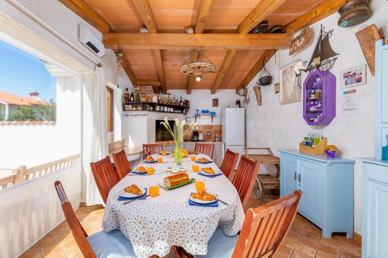 Nature & Sea Holiday Home With Pool Πούλα Εξωτερικό φωτογραφία