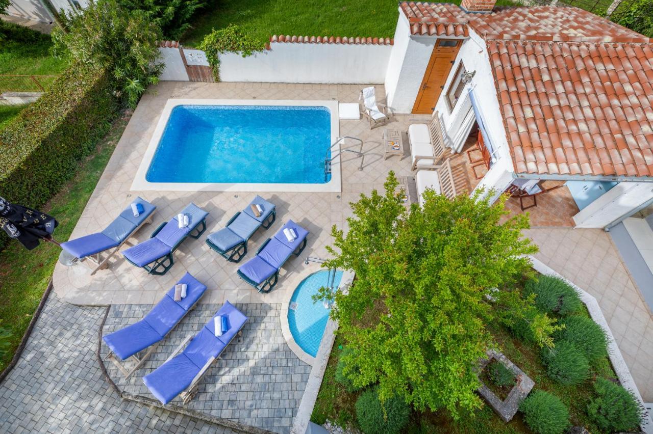 Nature & Sea Holiday Home With Pool Πούλα Εξωτερικό φωτογραφία