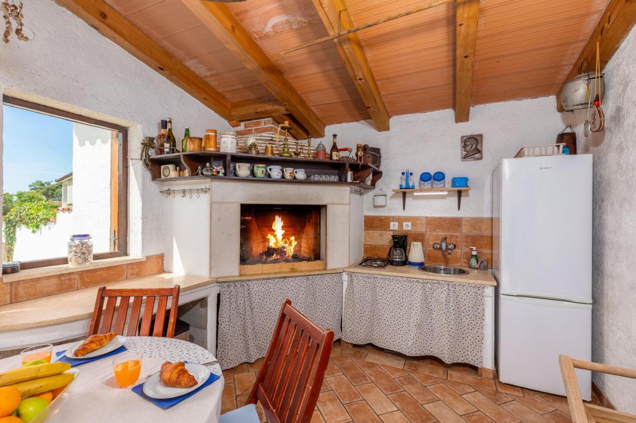 Nature & Sea Holiday Home With Pool Πούλα Εξωτερικό φωτογραφία